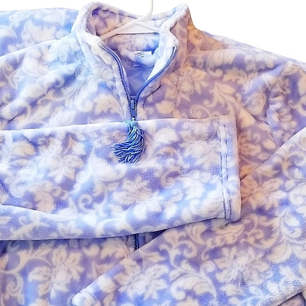 NEW Furry Robe Zip With Tassel Blue & White New With Tags Croft & Barrow